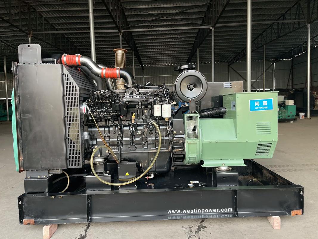 康明斯发电机实拍 可靠动力源与纺织品遮篷的创新结合